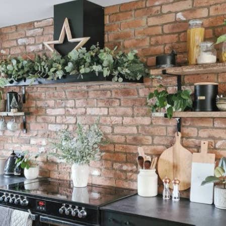 Rustieke plank met industriële metalen Z-beugels - 22 cm x 3,4 cm voor wholesale door Steel Wood Avenue