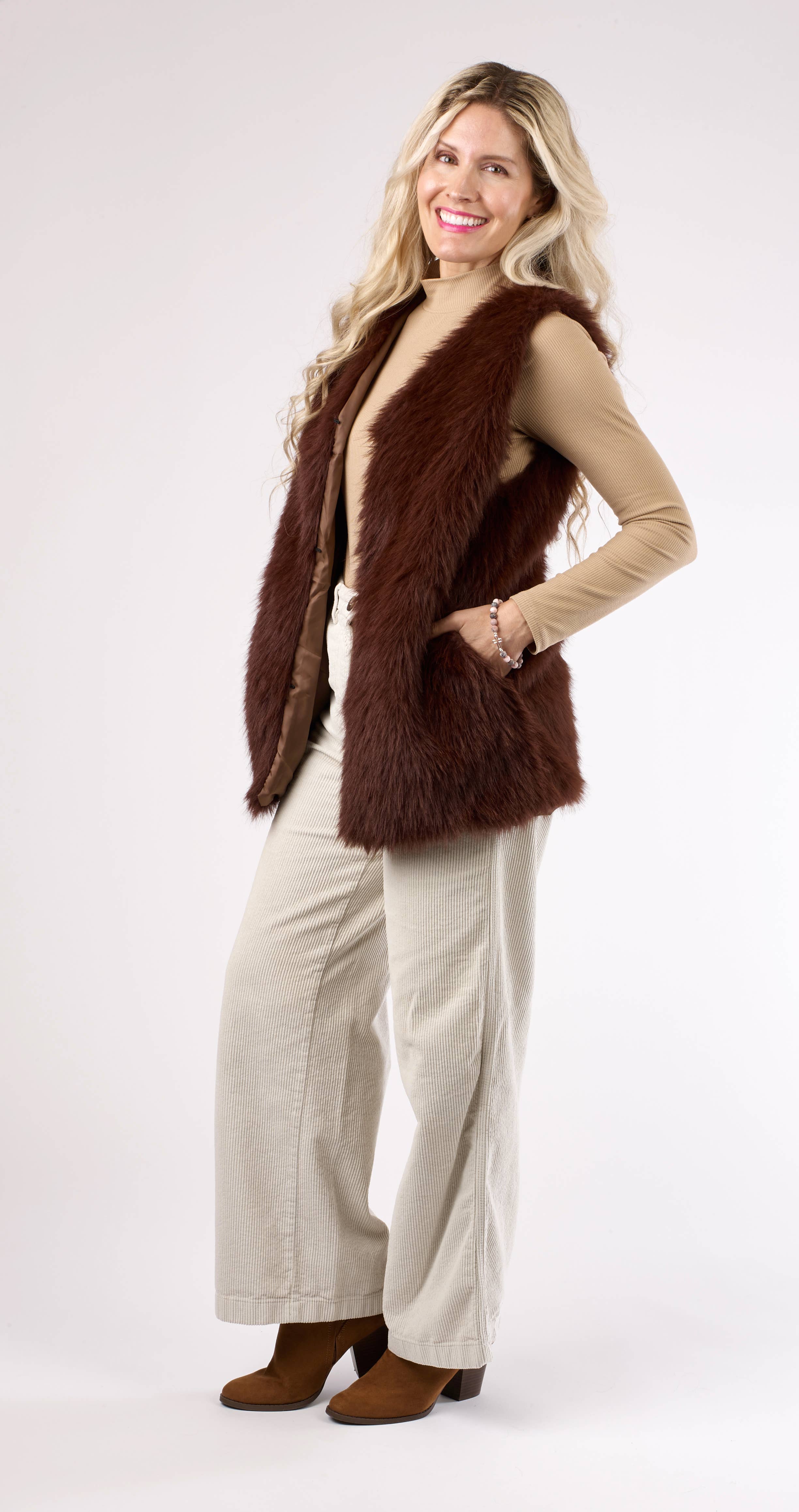 Kaleidoscope Accessories - Vente Veste sans manches – femme - Gilet en fourrure shaggy, 2 assortis11