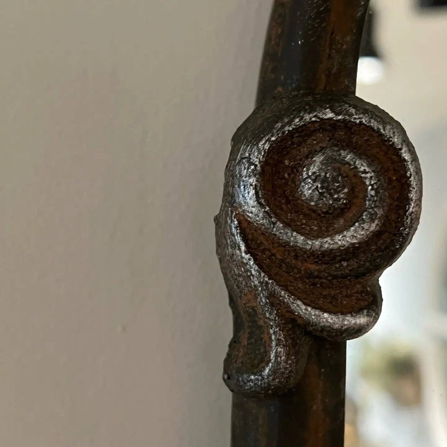 Mothology Home - Vente Miroir mural - Miroir à cadre en fer vintage3