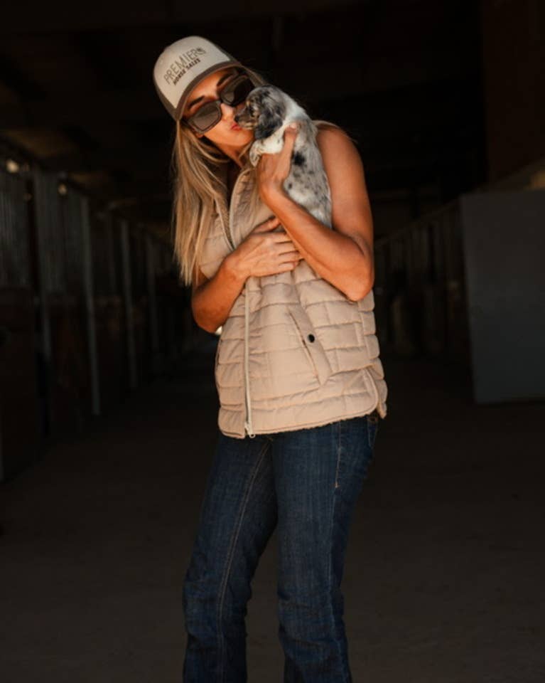 CAQUI Chaleco reversible para mujer con Sherpa - L-24603 de venta al por mayor en Faire1