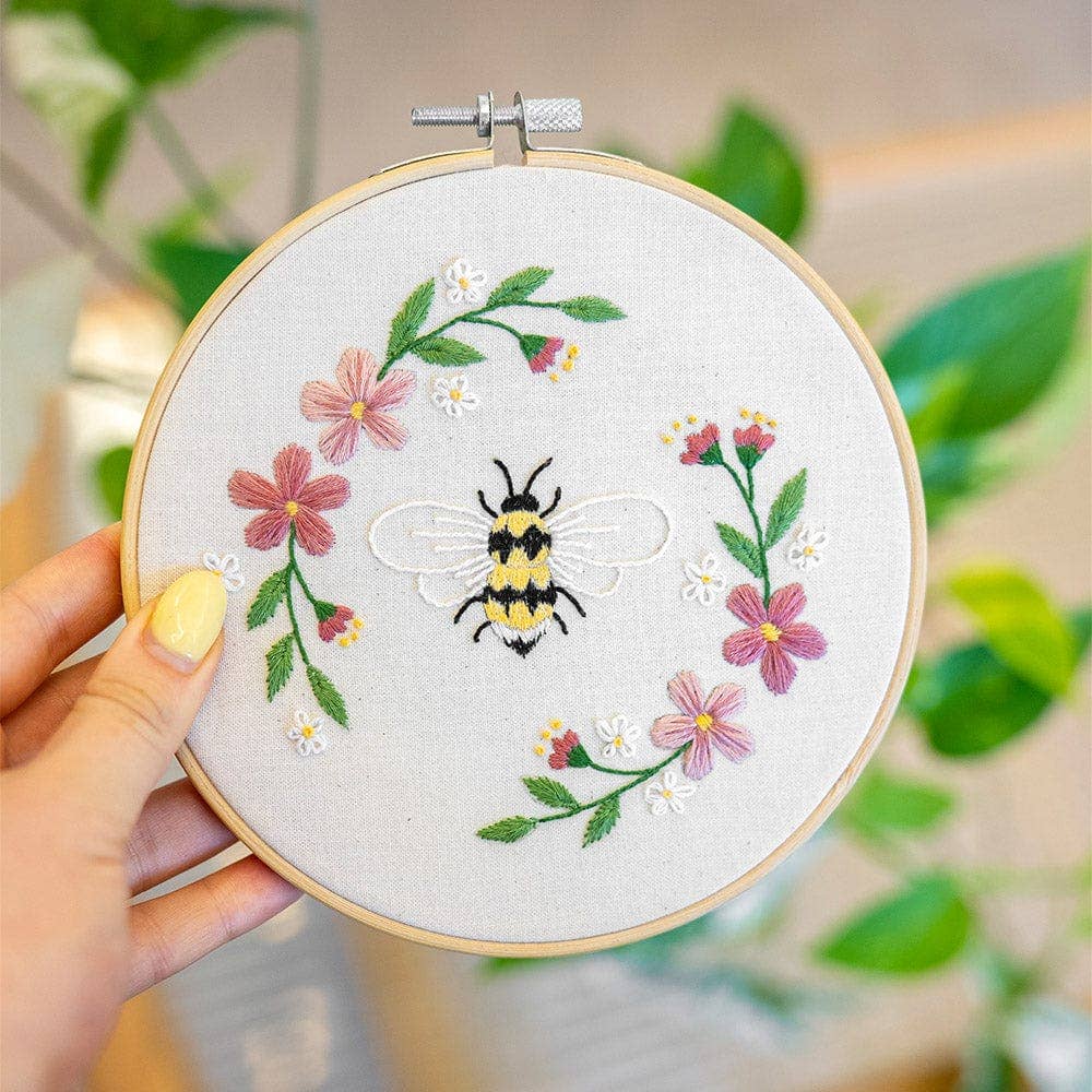 Craft Club - Wholesale Embroidery/cross-stitch supplies - HONEY BEE - Embroidery Kit4