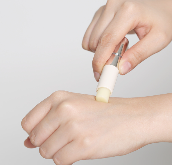 Glowiss - Wholesale Lip Balm - REJURAN Healer Calming Lip Balm C-PDRN 0.3% 3.7g1