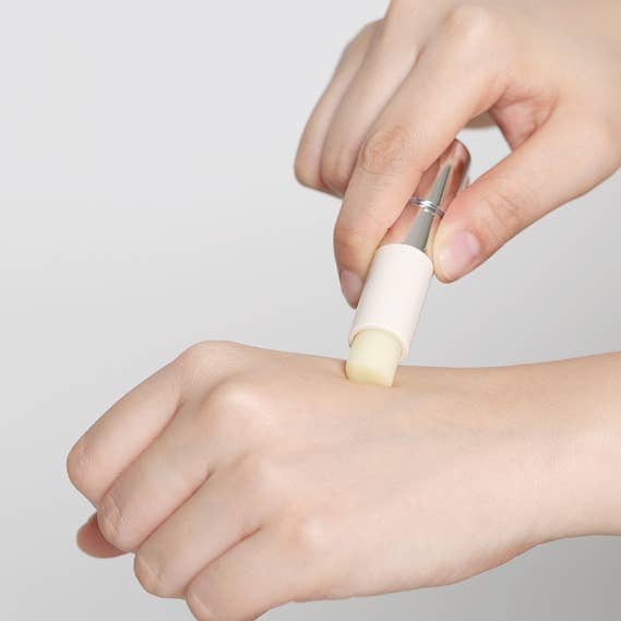 Glowiss – wholesale Läppbalsam – REJURAN Healer Calming Lip Balm C-PDRN 0,3% 3,7g1