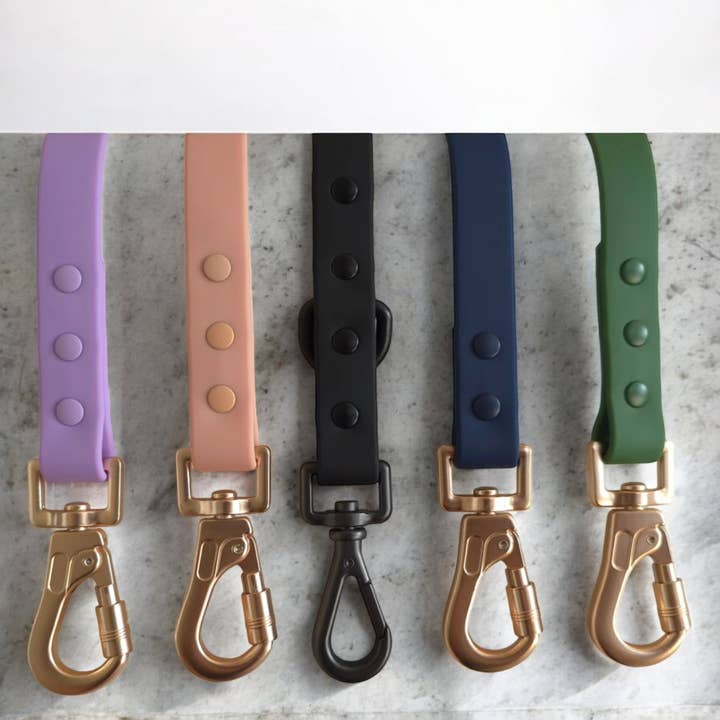 Guinzaglio in PVC per la vendita all'ingrosso da parte di Mo & Co.