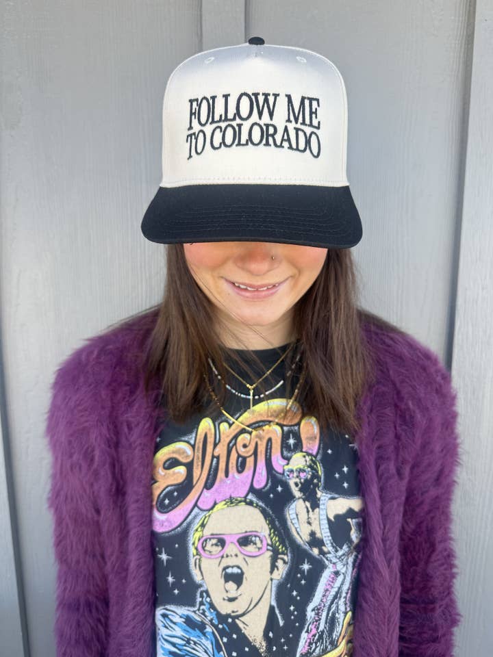 Suivez-moi au Colorado - Casquette de baseball en toile noire/naturelle pour la vente par Arnie + Ollie