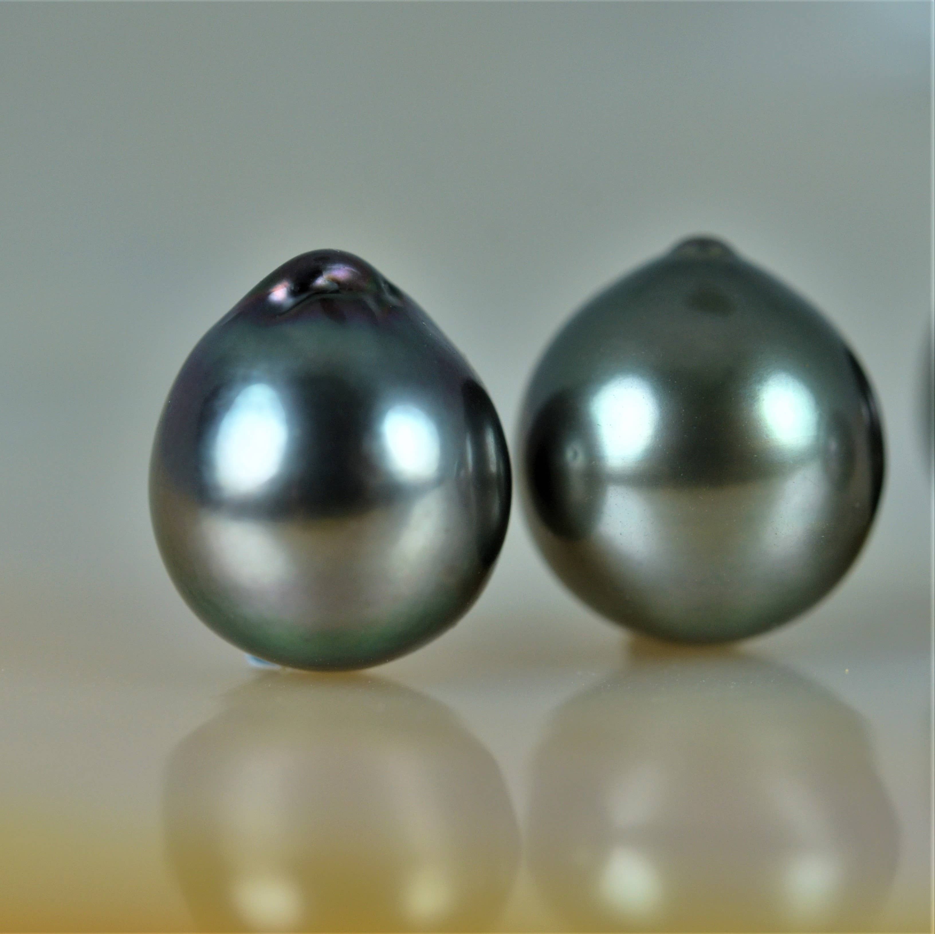 Art Of Pearls – Großhandel Perlen – Tropfenförmige Tahiti-Perlen 11x12 mm2