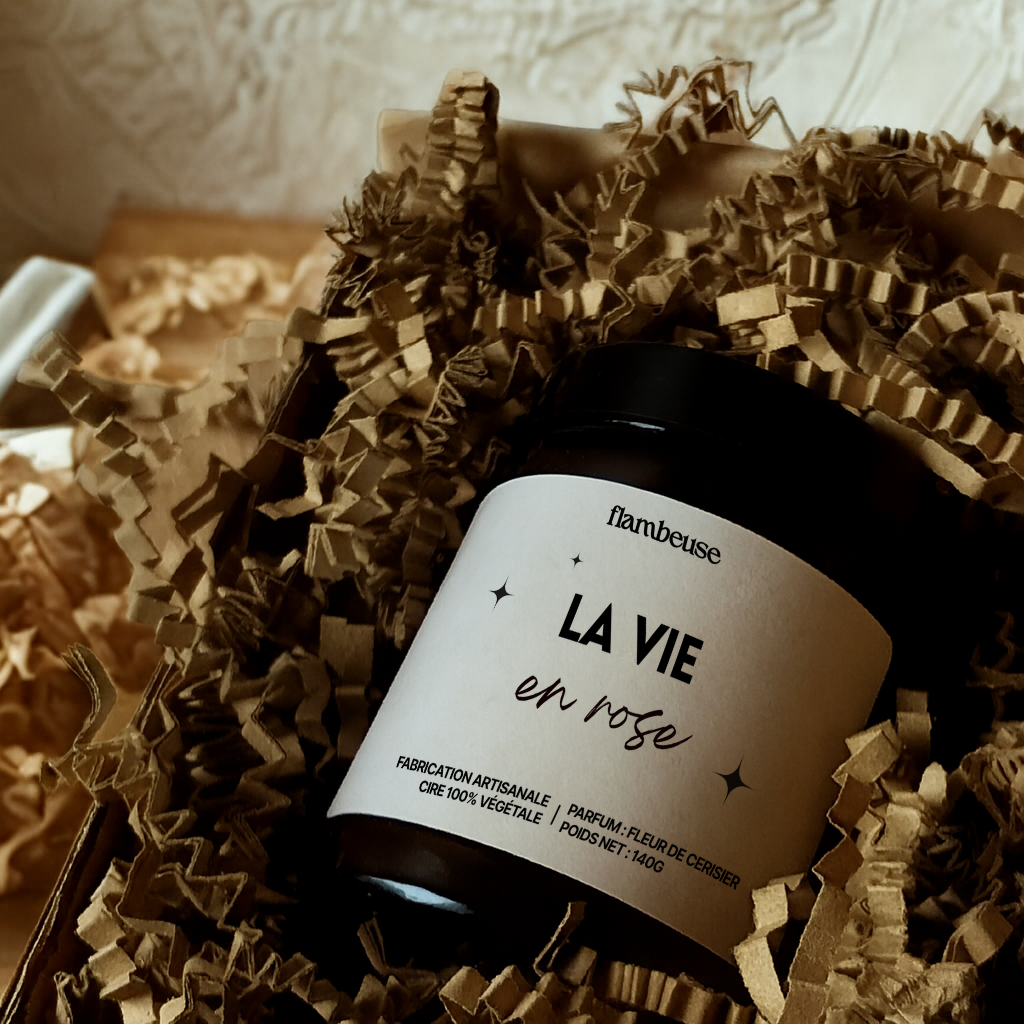Flambeuse (Effet WOW) - Vente Bougie en bocal - Bougie parfumée « La vie en rose » - 140G / +30h3
