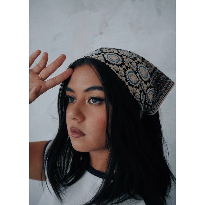 White Lotus Fashions - Vendita all'ingrosso Bandana - Donna - Blue Moon - Bandana in cotone Kalamkari - KK14582