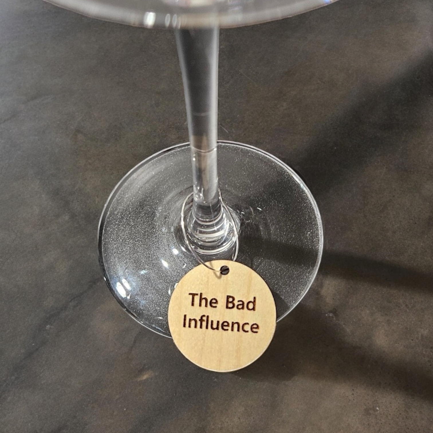 Lou Golden Designs – Großhandel Wein-Charm – Party-Tier-Wein-Anhänger2