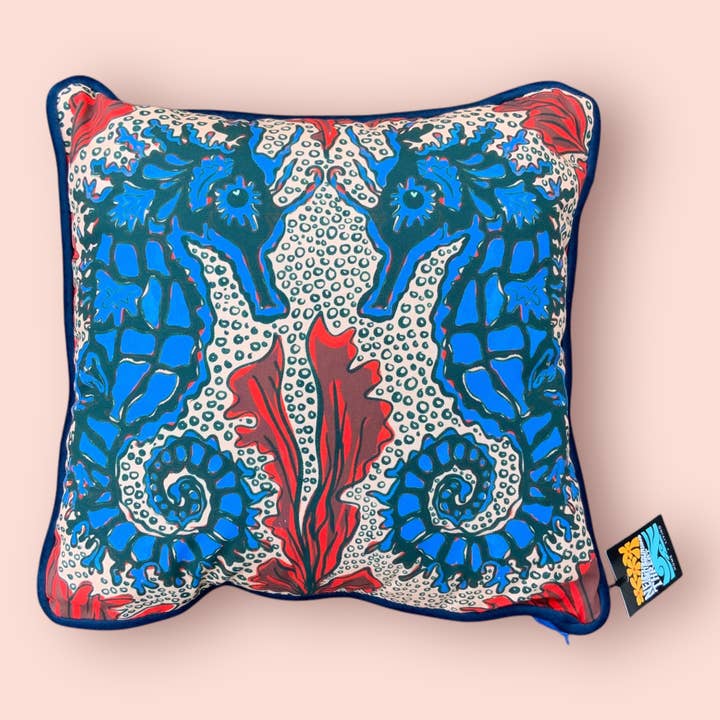 Housse de Coussin Hippocampe - Rose/Bleu pour la vente par The Neighbourhood Threat Limited