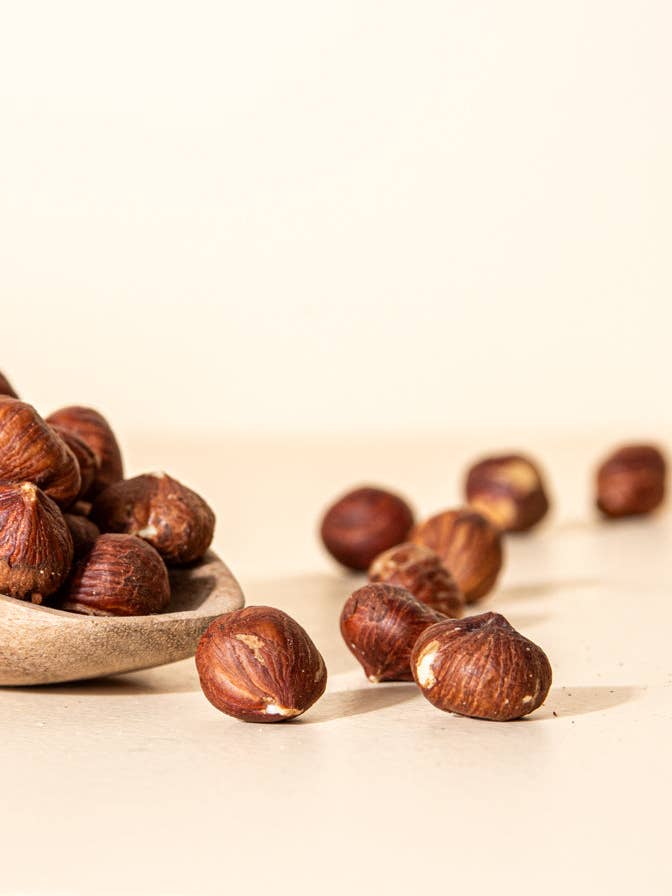 Avellanas crudas for wholesale by AZADA