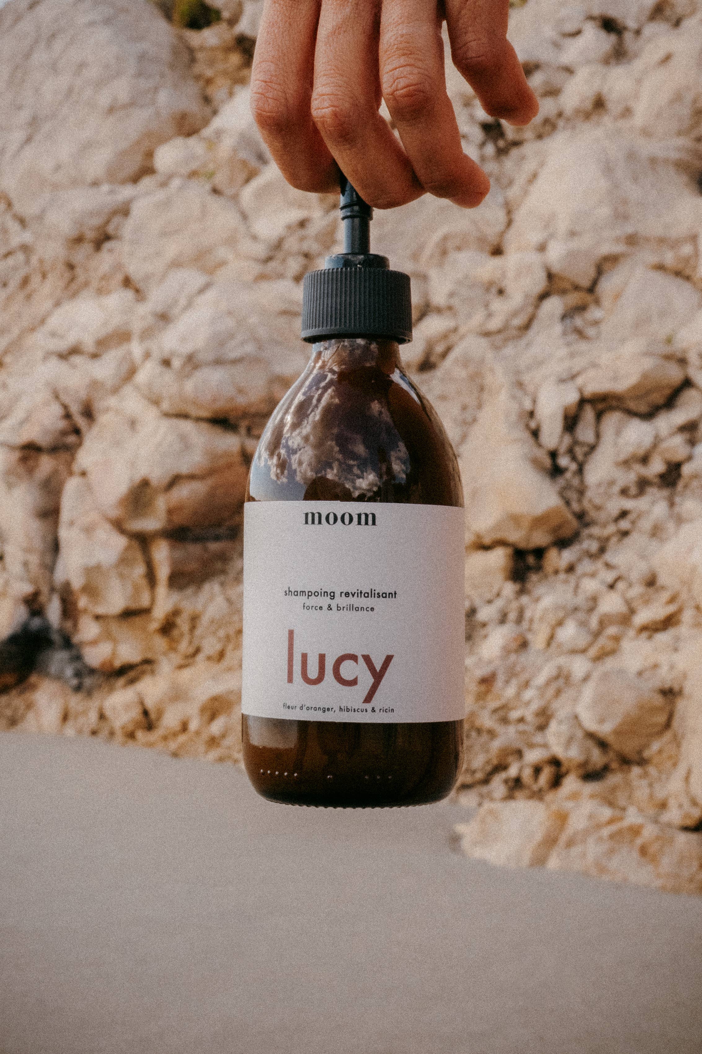 Moom – Champô por atacado – Lucy - Shampoo Revitalizante Orgânico para Força e Brilho1