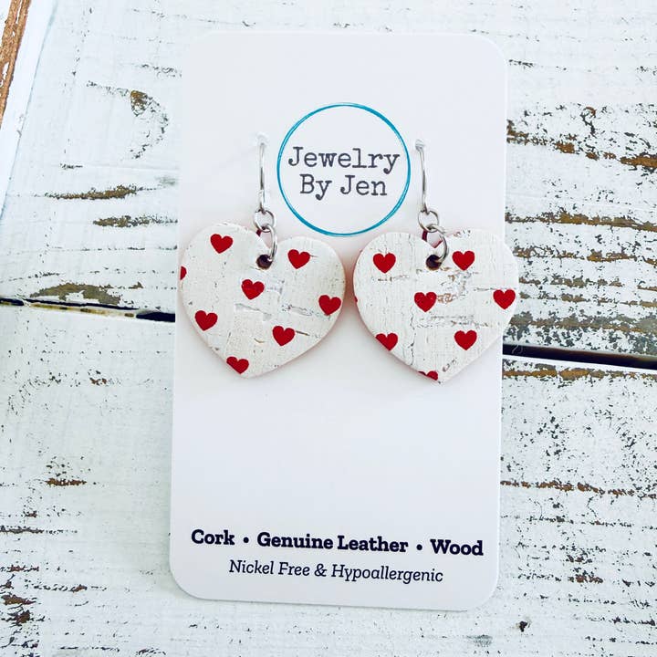 Hjerteøreringe (Små): Hvid m/Røde Hjerter for engroshandel hos Jewelry By Jen