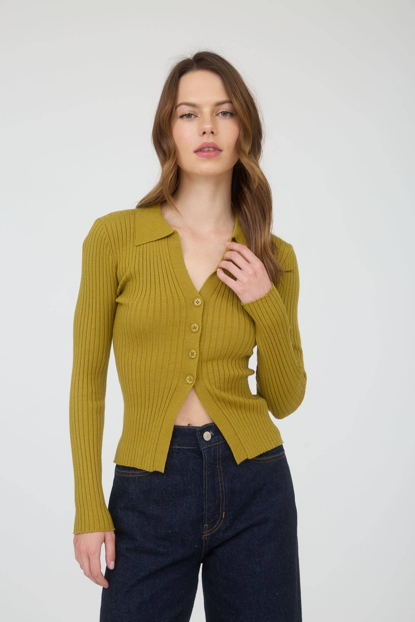 The Workshop Studio - Wholesale Gebreide top - Dames - TRUI MET KRAAG EN KNOPEN AAN DE VOORKANT, GEBREIDE TOP MET LANGE MOUWEN16