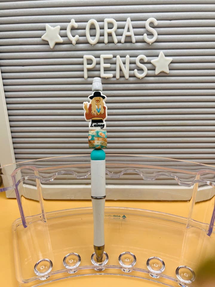 Lainey Wilson Pen for wholesale by Cora’s Pens