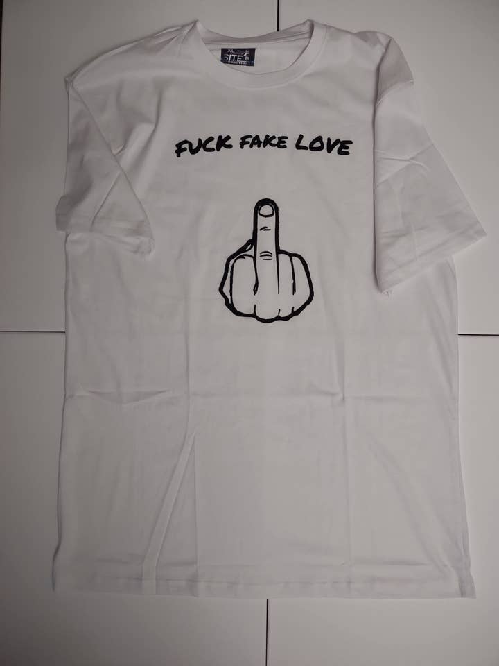 Fu** falsk kærlighed t-shirt for engroshandel hos GASA Custom Apparel