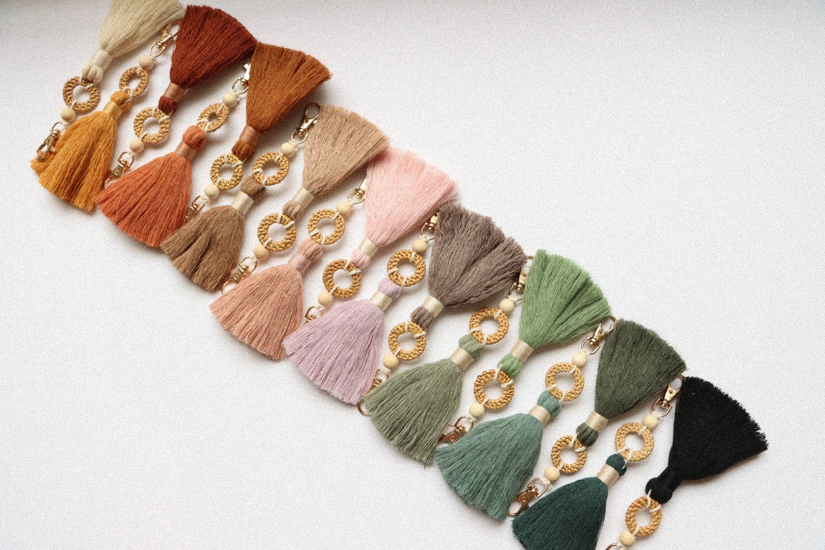 DayCrafter – Großhandel Schlüsselanhänger – Damen – Schlüsselanhänger mit ätherischem Rattan-Öl — Schlüsselanhänger mit Quaste8