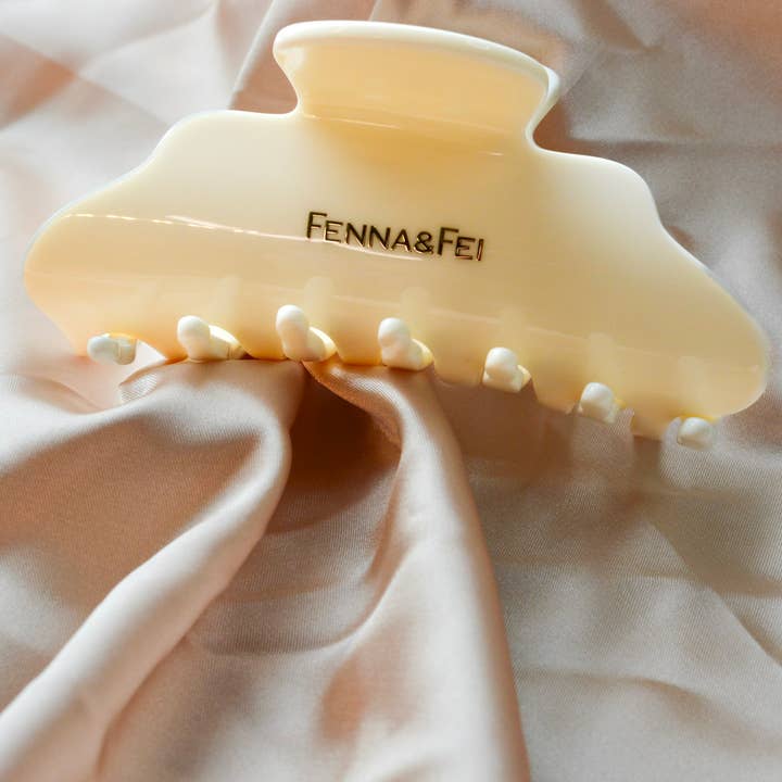 Wolkenklaue in Blume des Tals | Helles, reines Weiß für den Großhandel von Fenna&Fei