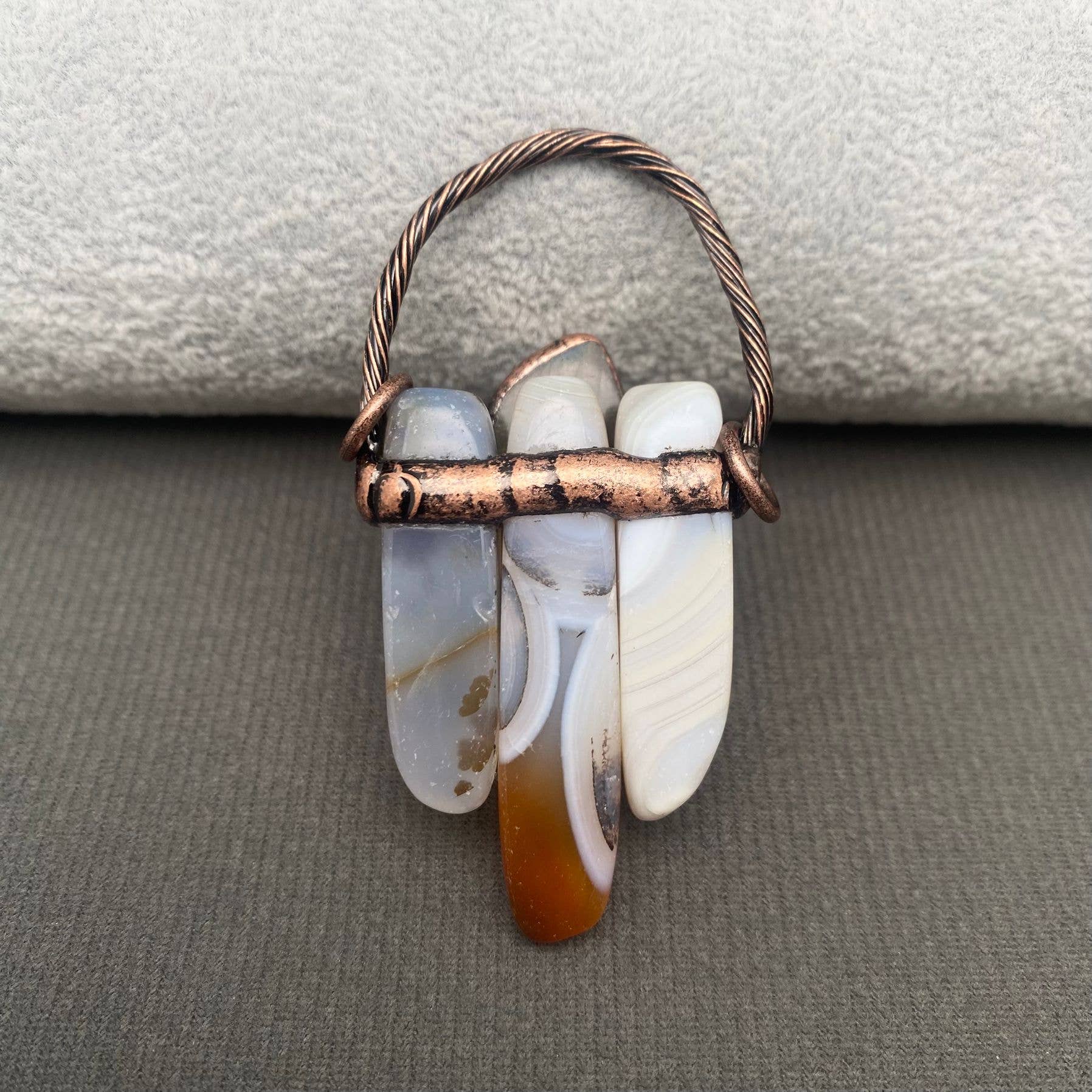 Mio Queena - Wholesale Spiritual Stone/Crystal - Vintage Agate & Anemousite Natural Stone Bronze Pendant - CS1
