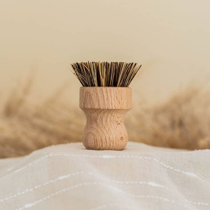 Beechwood Plastic-Free Pot Scrubber Brush – Hard Coconut for wholesale by The Waste Less Shop