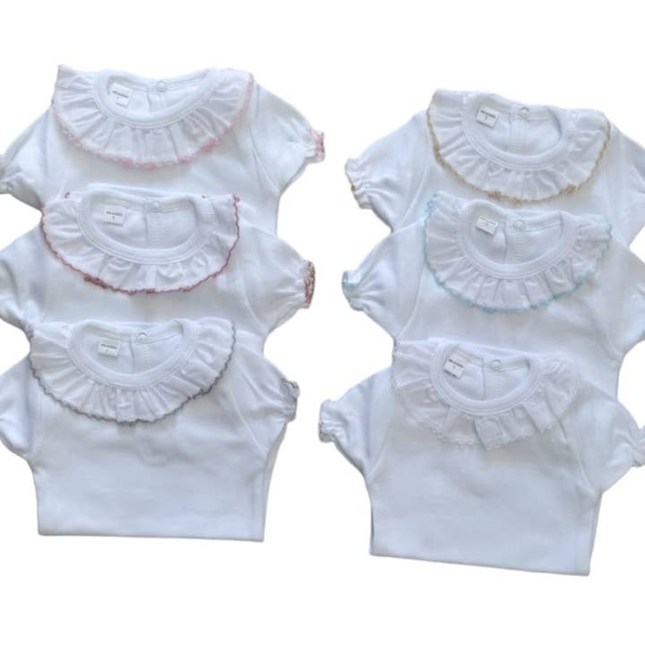 Short-sleeve baby bodysuit with picot trim for wholesale by Cotton Socks