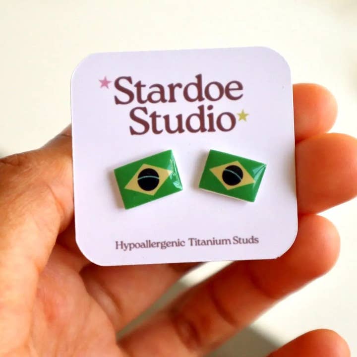 Stardoe Studio – wholesale Solitärörhängen – Brasilianska flaggan (Brasilien) örhängen