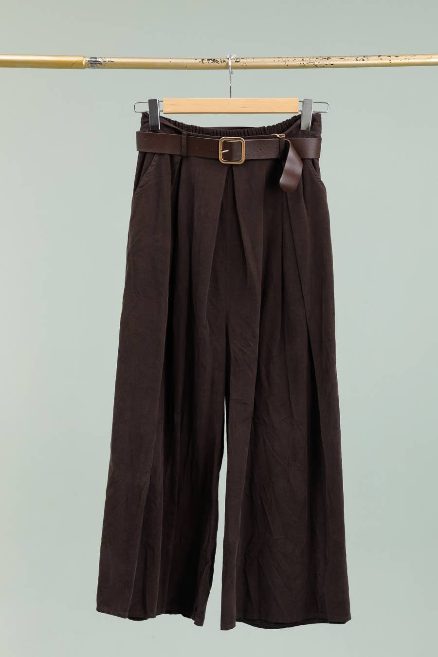 LÉA & LUC - Wholesale Pants - Women's - Cotton velvet trousers with belt REF. 3652211