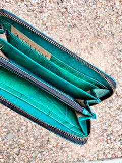 Velvety - Wholesale Wallet - Women's - Green flat wallet made of leaves by Tree Tribe1