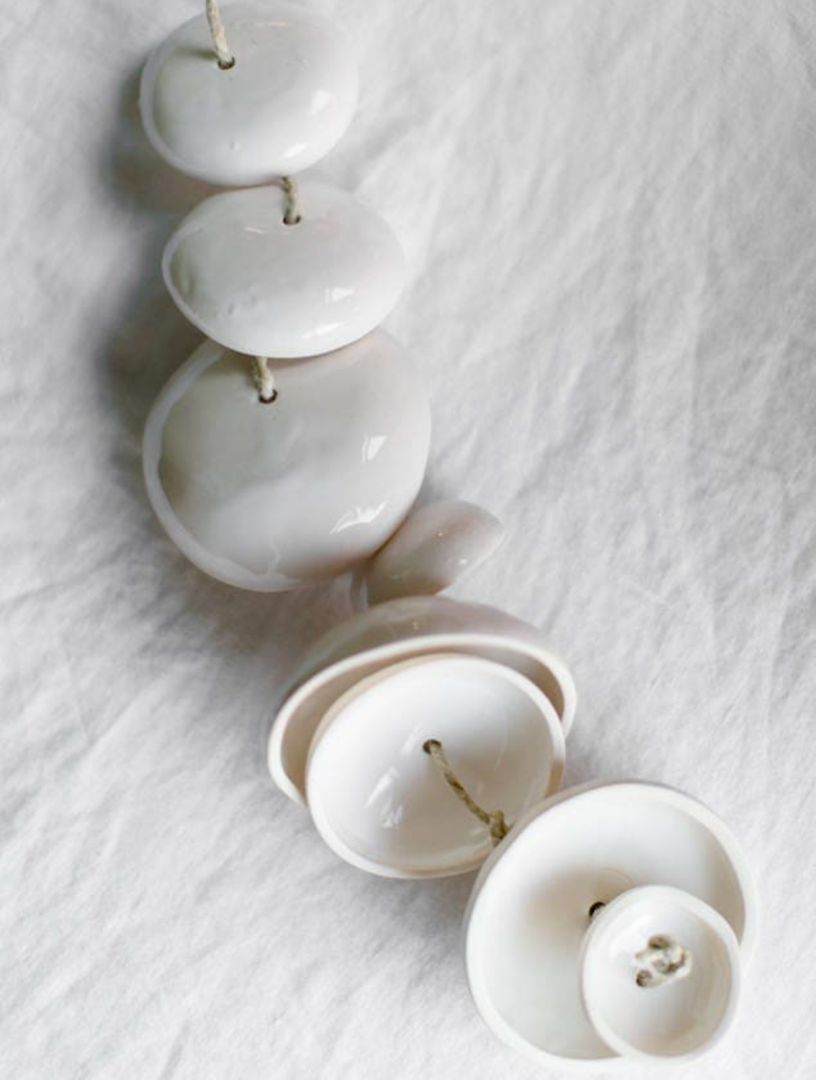 Mudpuppy Ceramic Studio - Wholesale Wind Chime - Moon Chimes Half Stack Gloss White5