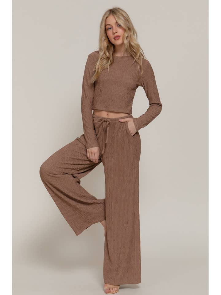 Ensemble haut court froissé et pantalon à cordon de serrage pour la vente par ITSSY