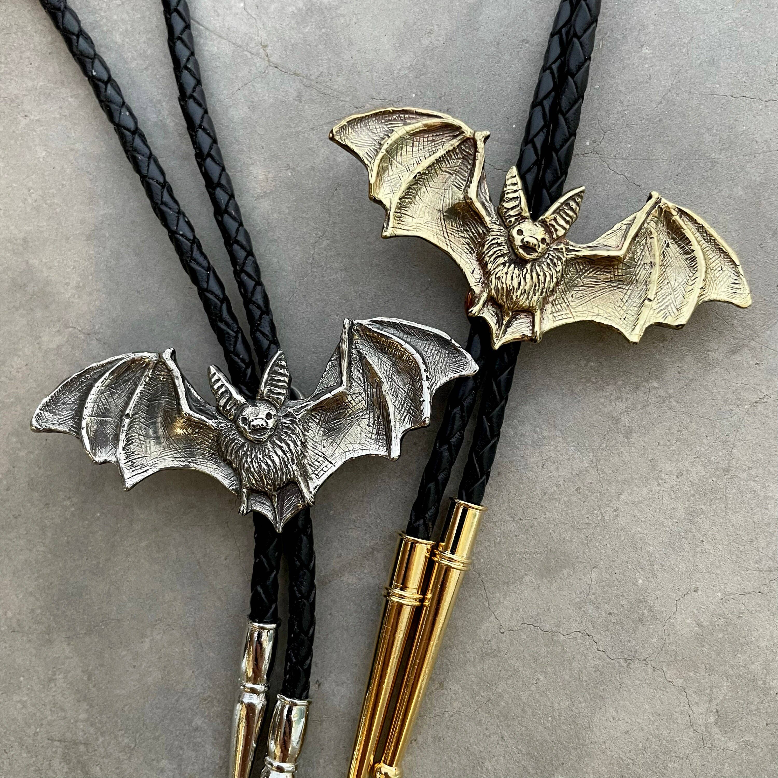 HELIOTROPE – wholesale Slipsar – Herr – Bat Bolo Tie - Blek fladdermus0