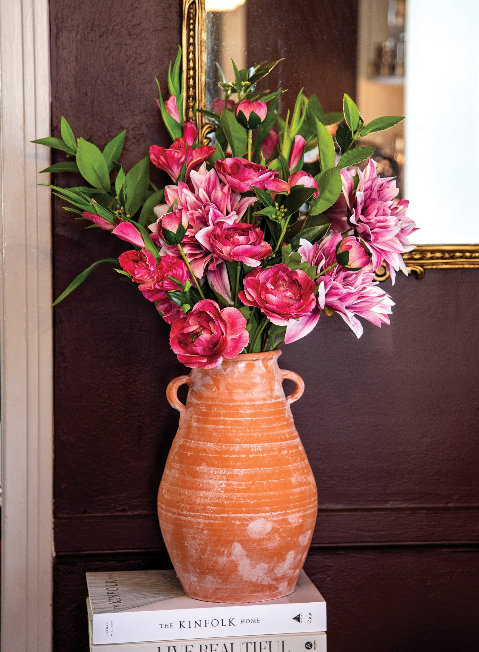 Saybrook Lane - Wholesale Artificial Flowers - Lush Green Laurel Spray - 27.5"H4