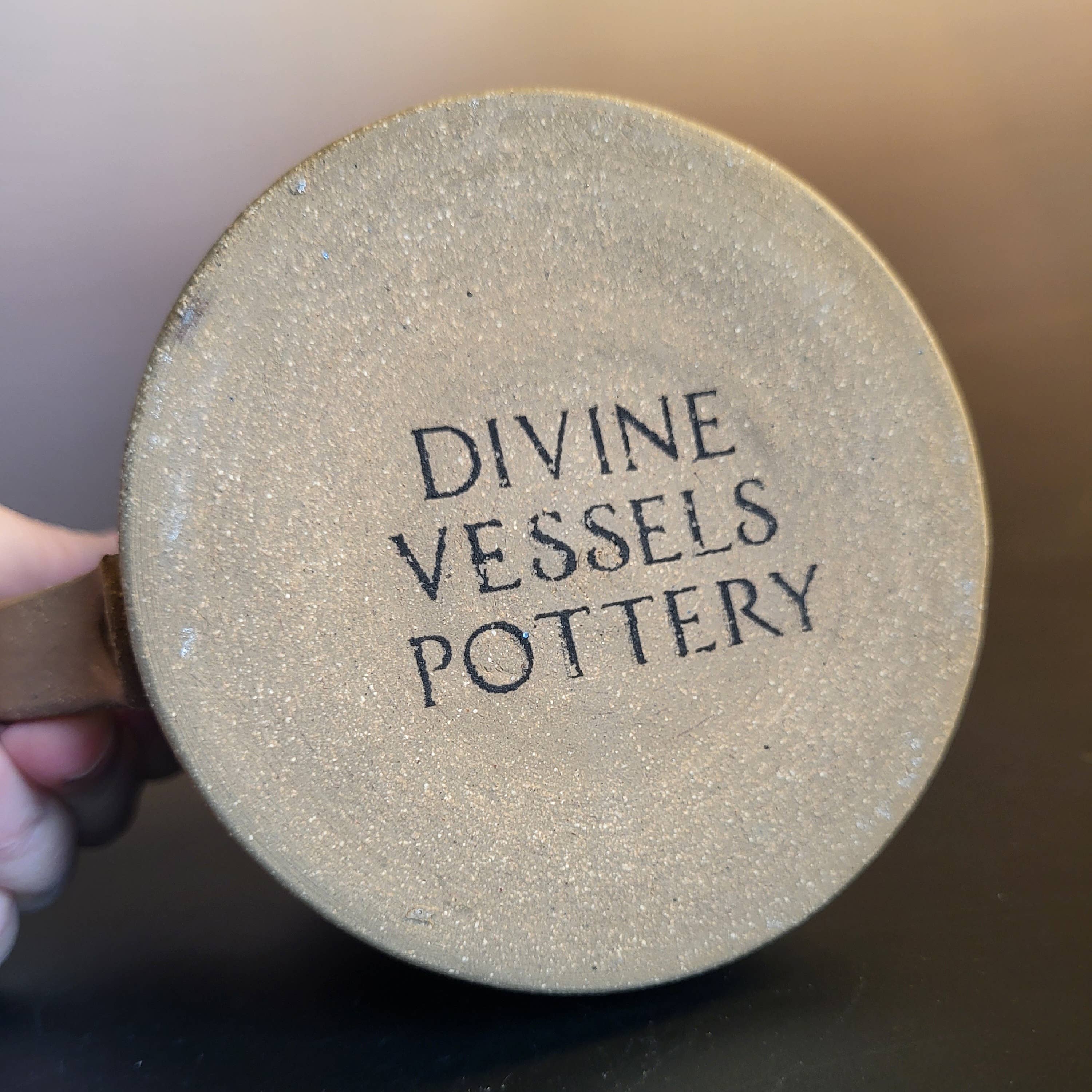 Divine Vessels Pottery – wholesale Kaffekoppar – Trollsländamugg med lila och blå glasyr5