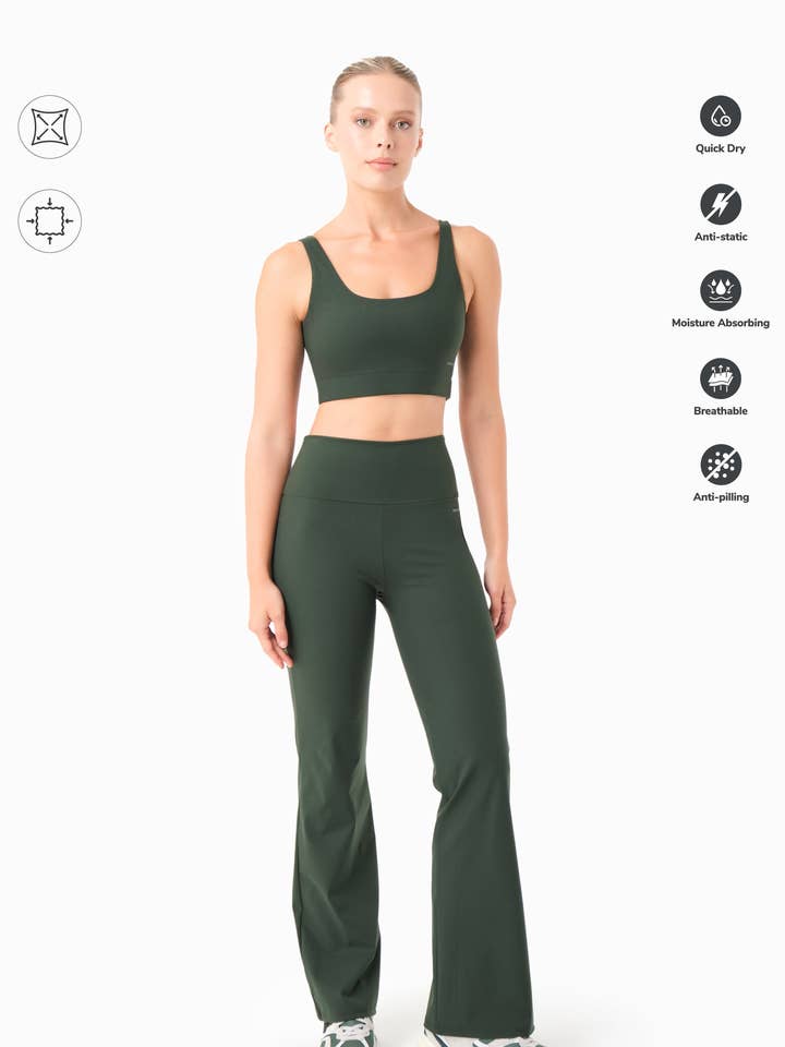 LAVINN | Vida byxor av återvunnen polyamid för wholesale av ORGANICATION