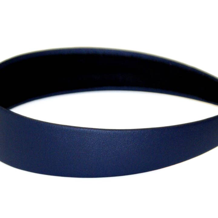 Bracelet Alice en similicuir 3 cm - Navy - HAB243 NAVY pour la vente par Hepburn & Co.