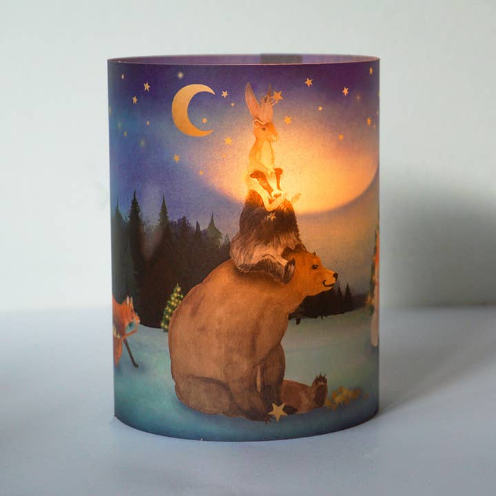 LUX - Decorating a Snowman for wholesale by Lotte Drouen