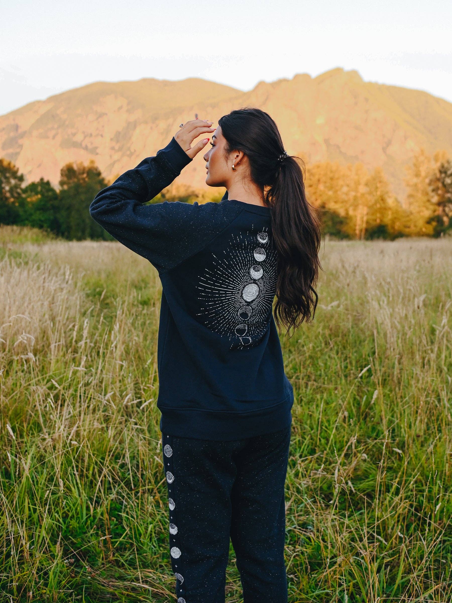 Happy Earth – Engroshandel Grafisk Sweatshirt - Unisex – Moonshine Raglan Pullover10