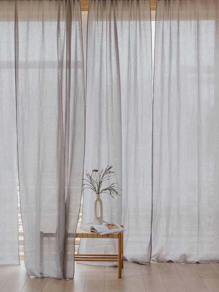 Lot de 2 rideaux à tunnel en lin gris clair pour la journée pour la vente par Linen Spells