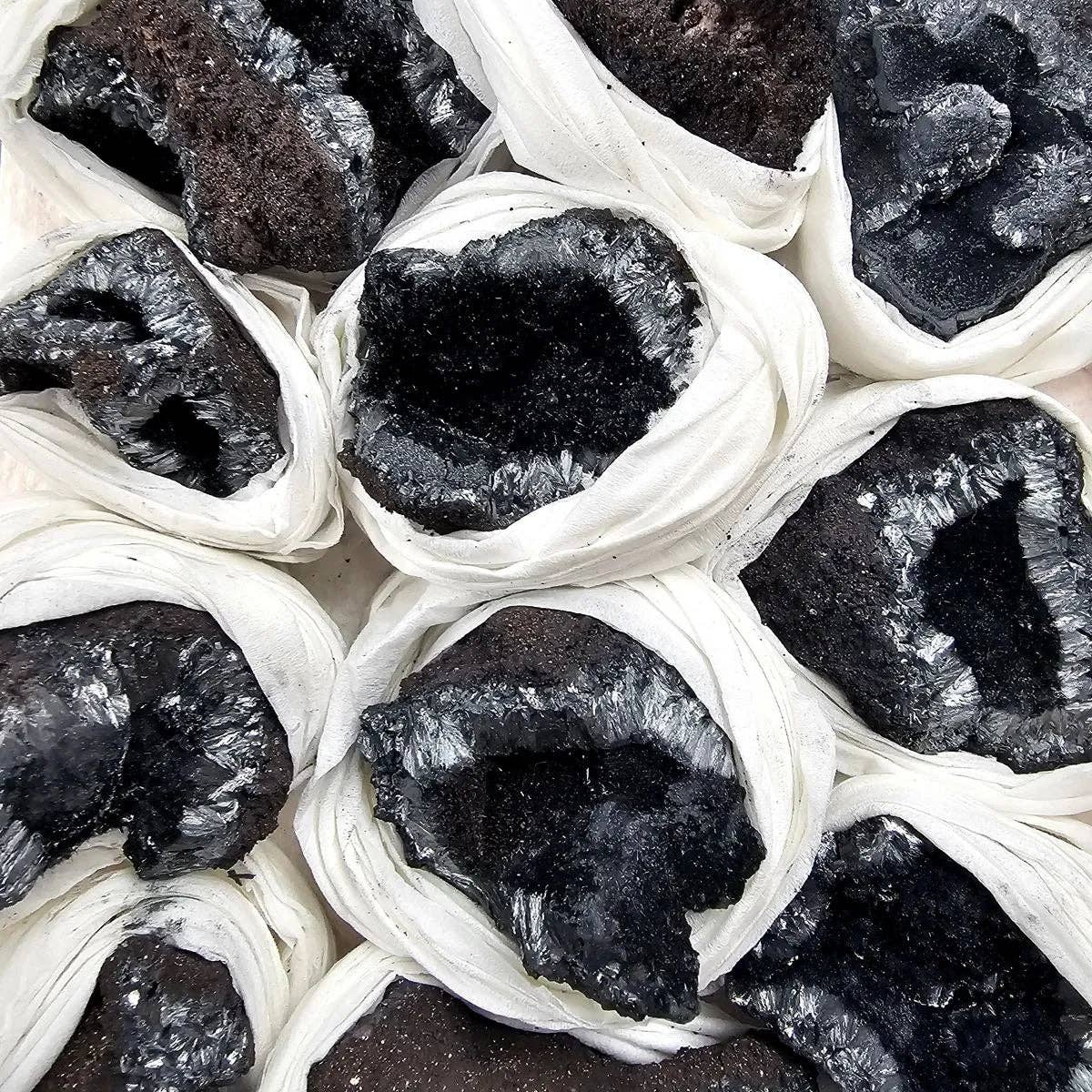 Distinction Crystals - Wholesale Spirituele steen/kristal - Pyrolusiet kristal geode specimen dienblad aanbieding0