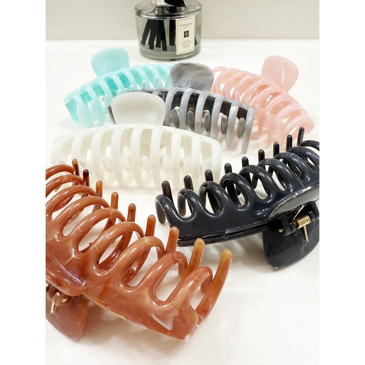MIX COLOR Shimmering Marbled Round Comb Hair Claw for wholesale on Faire3
