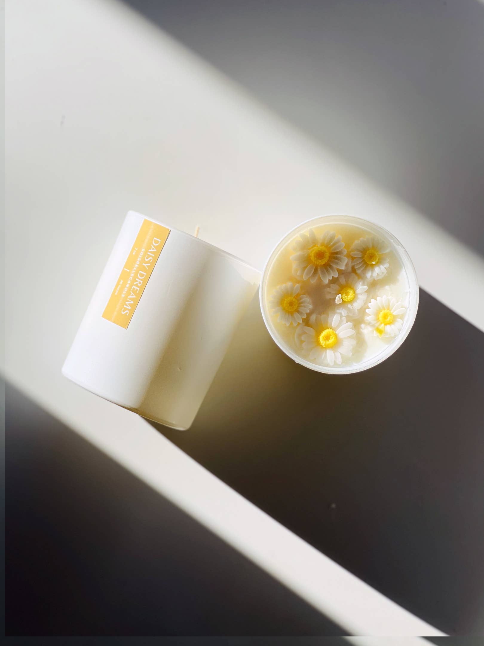 Sois Belle candle - Wholesale Jar/Filled Candle - Daisy Dreams