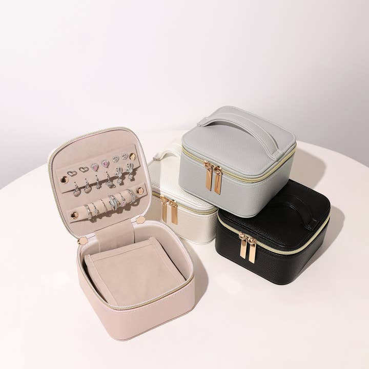 On the Go Leather Jewelry Case for wholesale by Meissa Jewelry