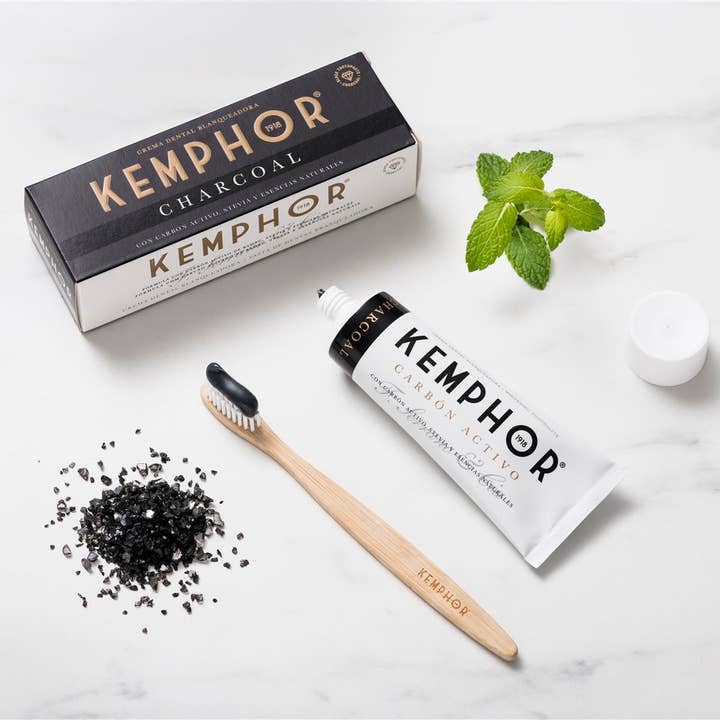 Laboratorios Verkos S.A - Wholesale Toothpaste - KEMPHOR 1918 Charcoal Whitening Cream 75 ml2