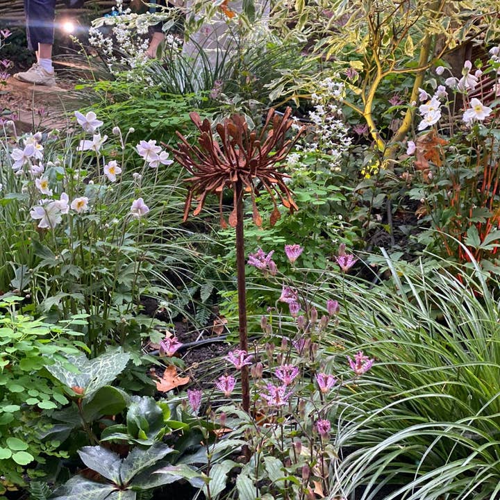 Beechwood Trinkets - Wholesale Outdoor Ornament/Decor - 3D Allium flower1