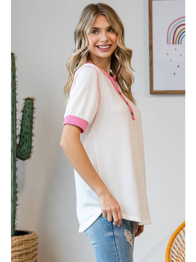 7th Ray - Vendita all'ingrosso Top in maglia - Donna - Top a coste con bottoni a contrasto sul davanti e maniche corte T544921