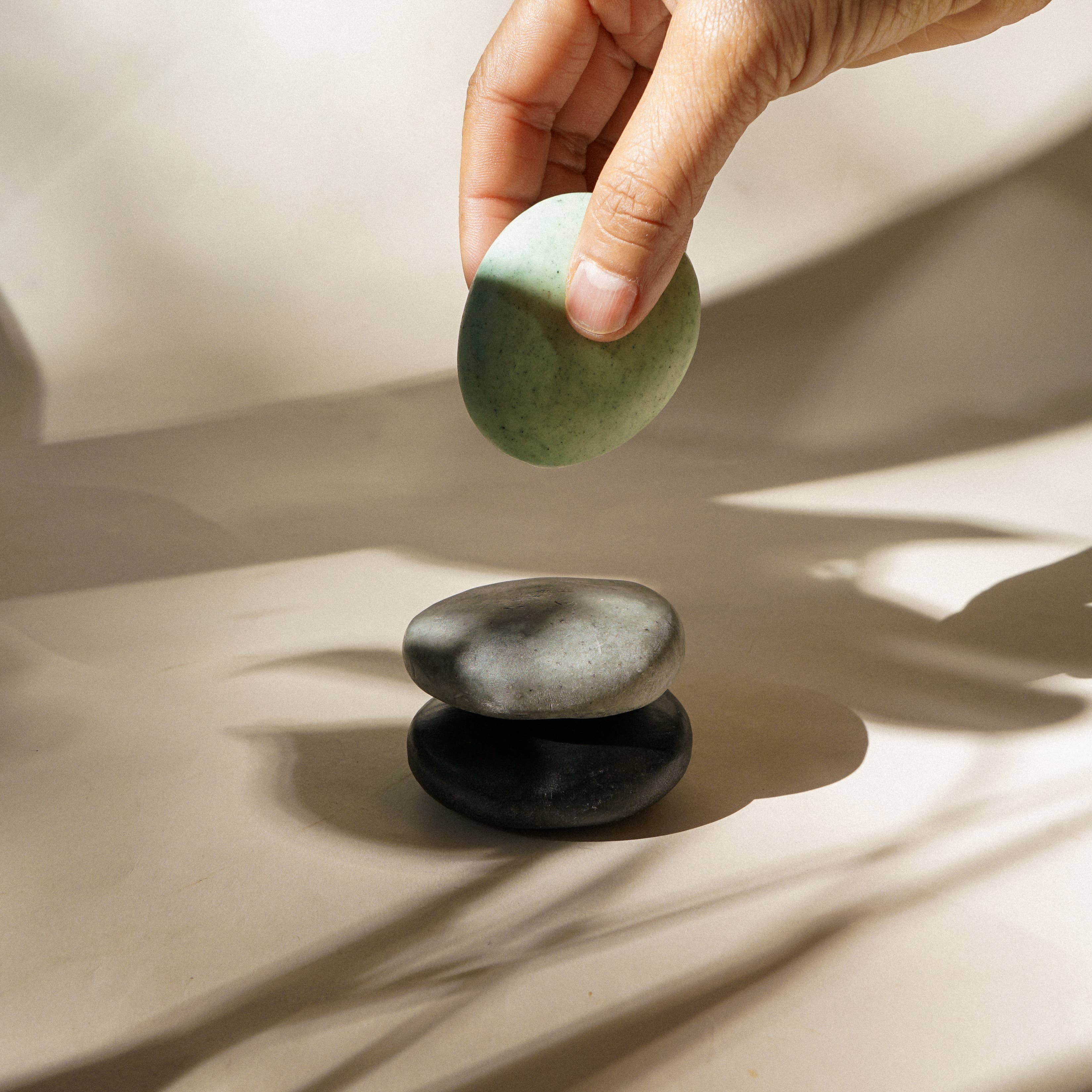 Hana Blossom – wholesale Bar Soap – Handmade Pebble Soaps in Natural Plain Colour4