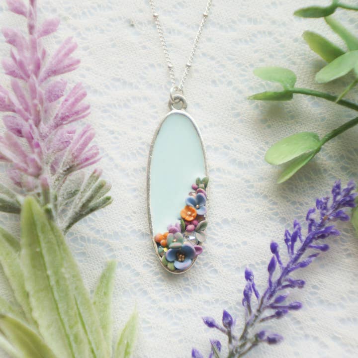 Collana floreale ovale per la vendita all'ingrosso da parte di Colourful Blossom