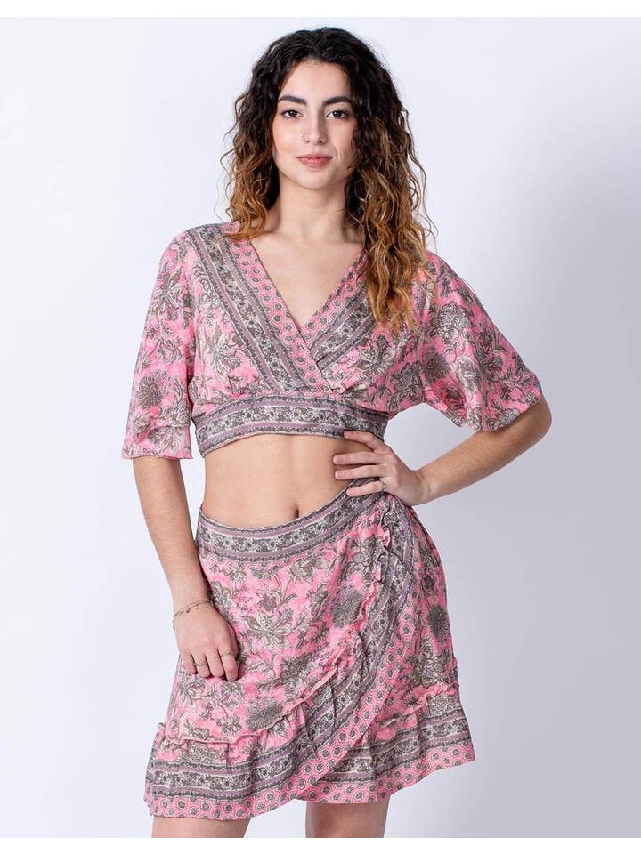Rose Conjunto feminino de verão com saia curta e top de seda estampado rosa para venda a revendedores na Faire2