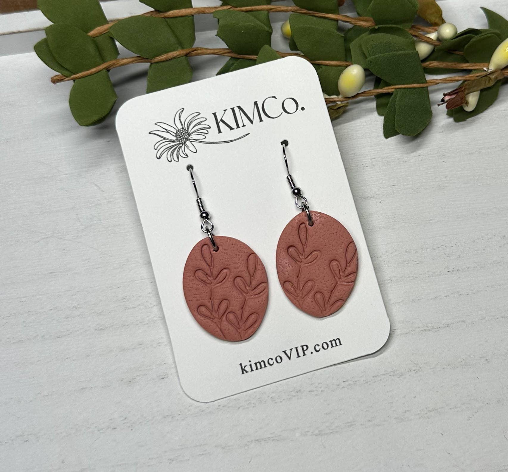 KIMCo. - Venta al por mayor Pendientes colgantes - Pendientes de Arcilla Polimérica - Diario - Hoja en Relieve1
