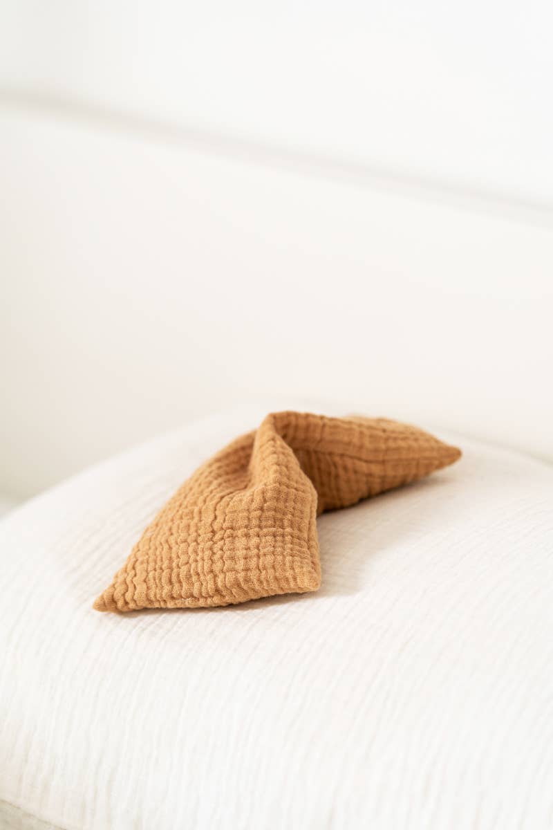 La Petite Leonne - Wholesale Spa/Therapy Pillow - Weighted eye pillow (Unscented)5